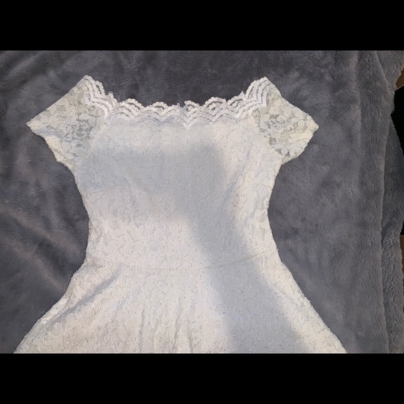 White Lace Windsor Dress - Picture 7 of 8